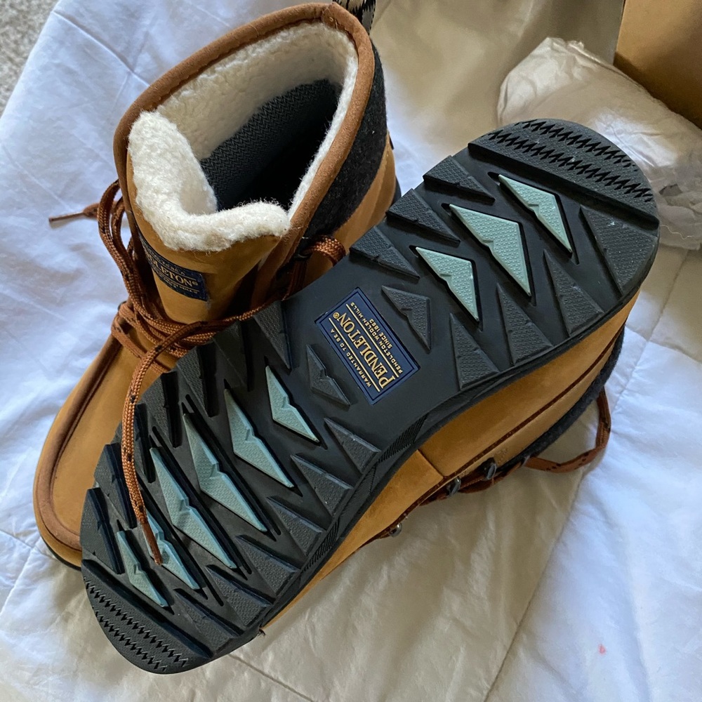 New In Box - Pendleton Wmn’s Torngat Boot - Size 9 - image 5